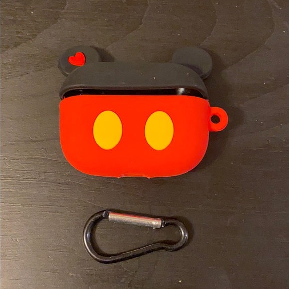 Set of Mickey and Minnie Mouse AirPod cases - Picture 2 of 3